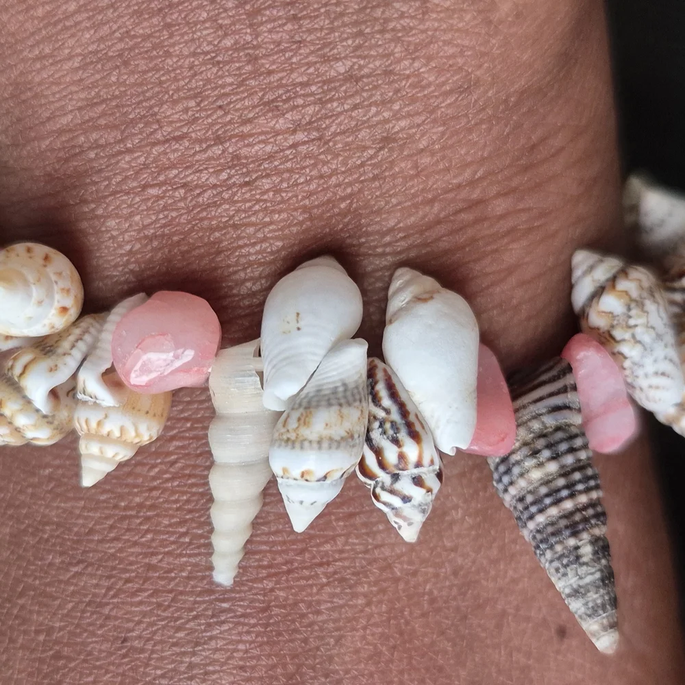 Handmade Deep Sea Virginia Beach Seashells And Strawberry Quartz Chips Braclet! - Picture 3 of 6